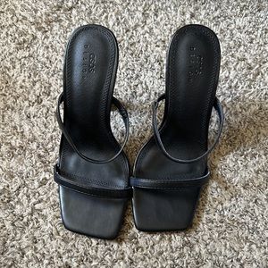 Two Strap Square Toe Heels sz 7